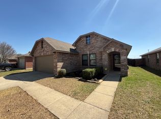 1212 Amazon Dr, Justin, TX 76247