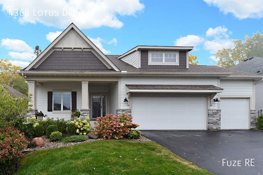 Stunning 3BR/3BA Executive Minnetrista Home Available Mid-November! — Photo 1