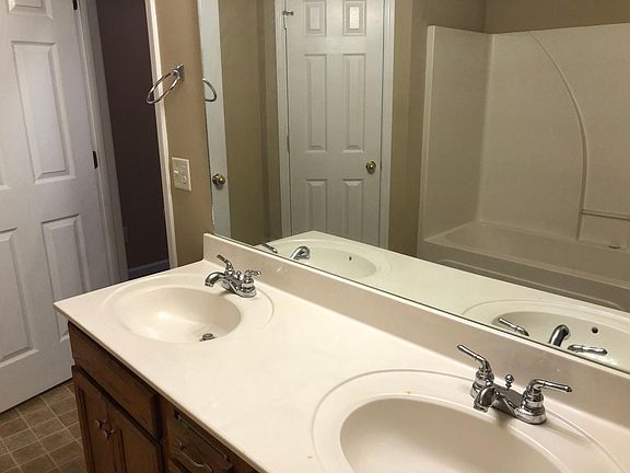 5th image of 1201 Auldridge Dr