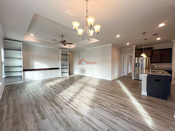 4th image of 1922 Cambridge Park Dr