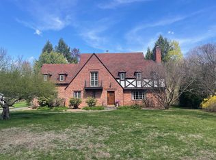 386 Bloomfield Ave, West Hartford, CT 06117