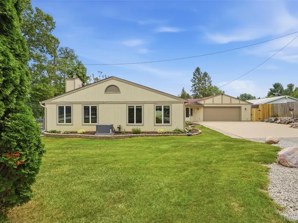 10286 Seven Mile Rd, Northville, MI 48167