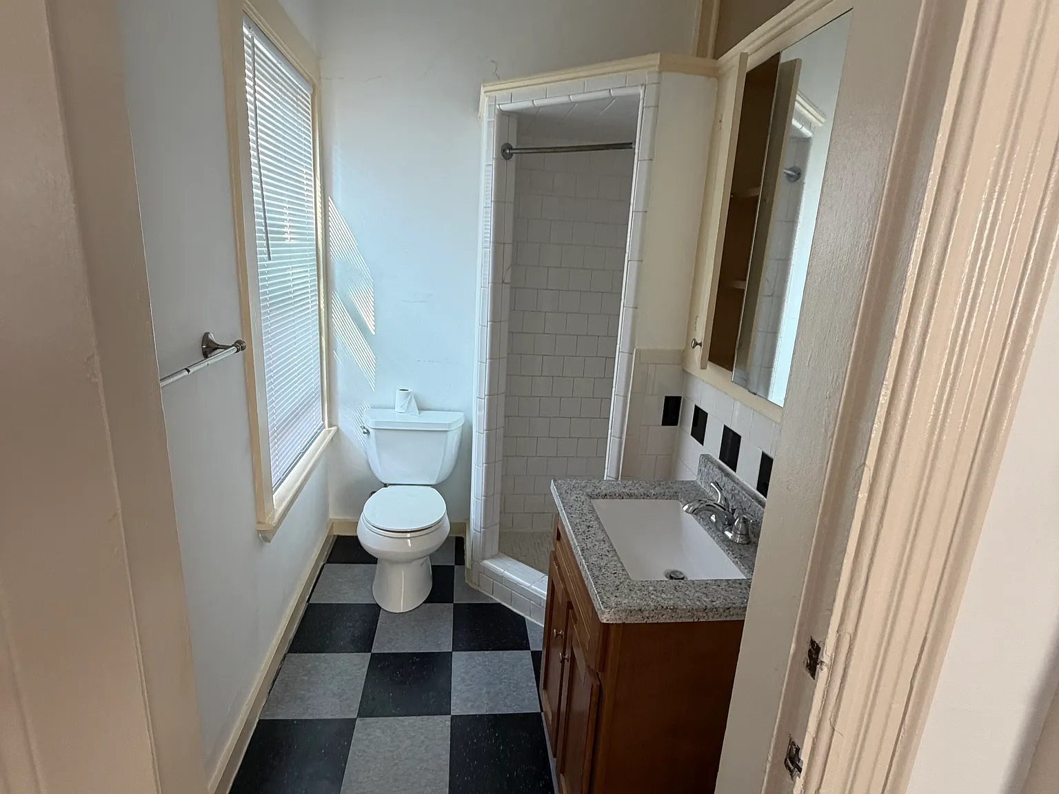 Studio, 300 sqft, $1,500 — Photo 4
