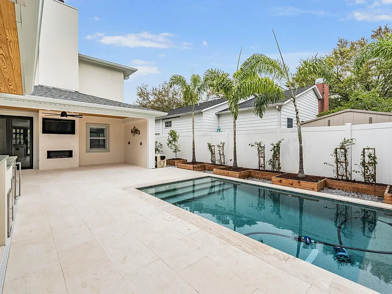 3924 W Granada St — Photo 45