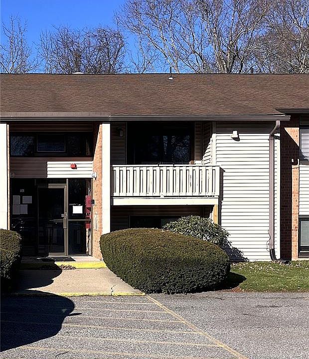 1st image of 1141 Hartford Ave APT 4B