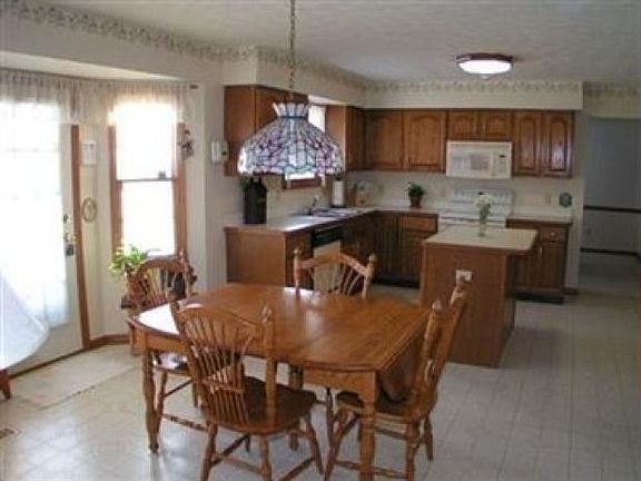 3rd image of 4783 Gateway Dr