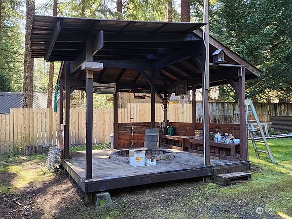 2nd image of 114 Aspen Lane