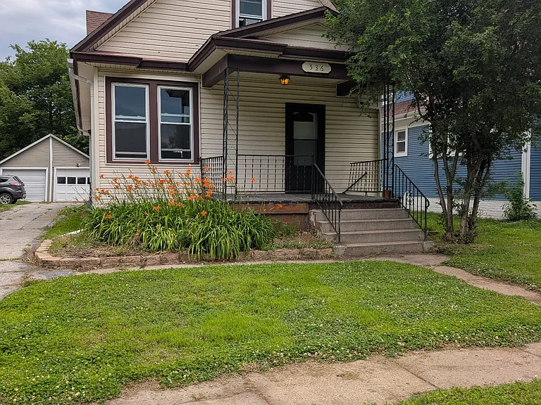536 W 5th St — Photo 16