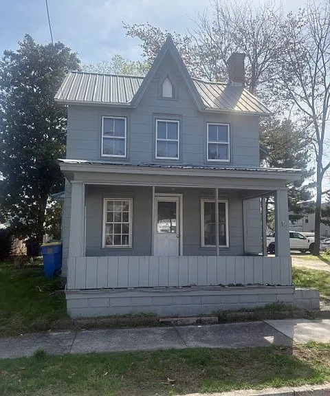 111 Fisher Ave — Photo 2