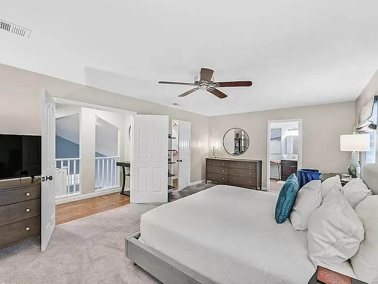 7882 W Gilmore Ave — Photo 21