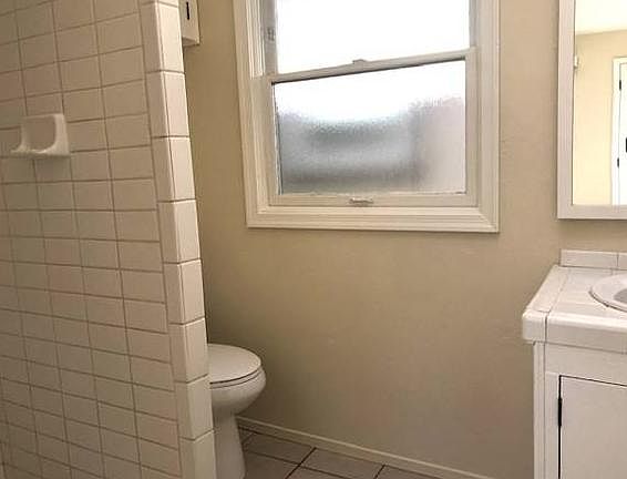 5th image of 202 Cherry Ave #10