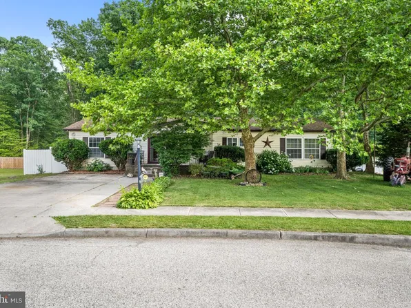 212 Karen Dr, Williamstown, NJ 08094