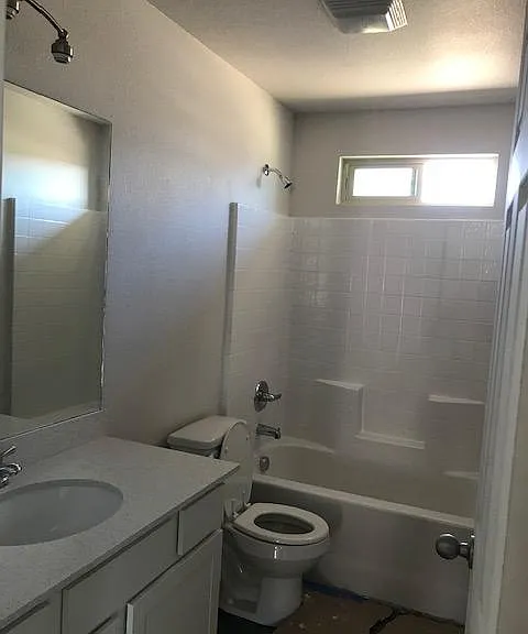 600 Circle Diamond Cv — Photo 2