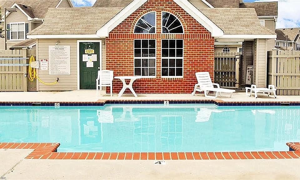 1st image of 3837 Lasalle Dr APT 105