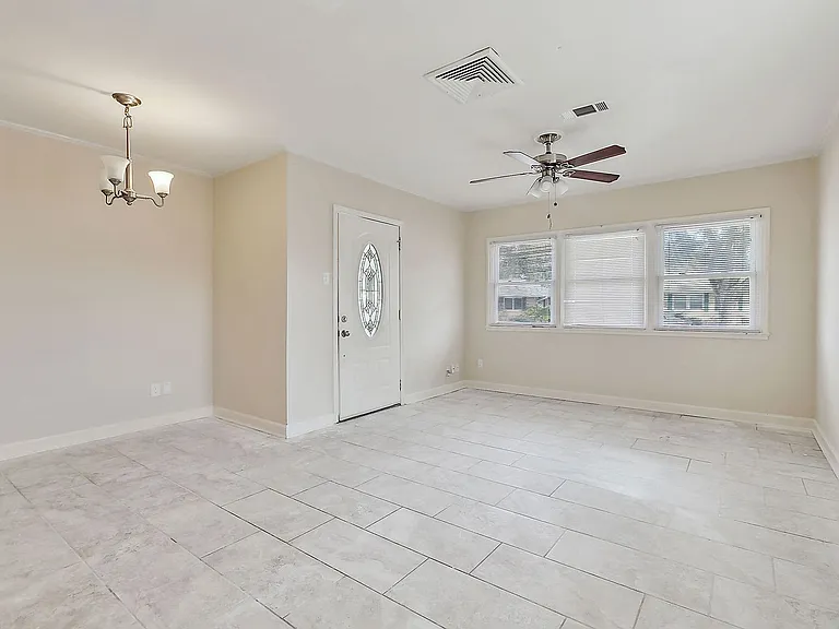 604 Melanie Ave — Photo 6