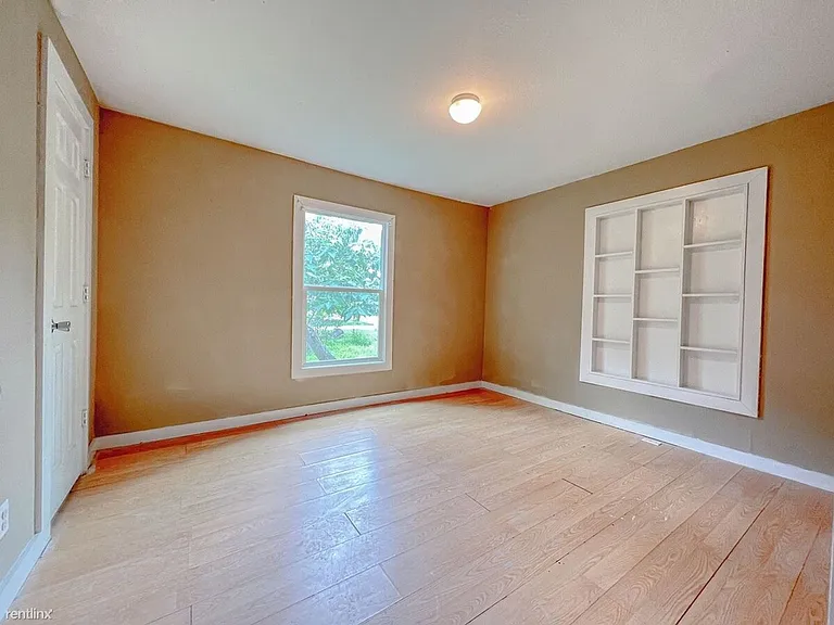 636 N Wilcox St — Photo 8