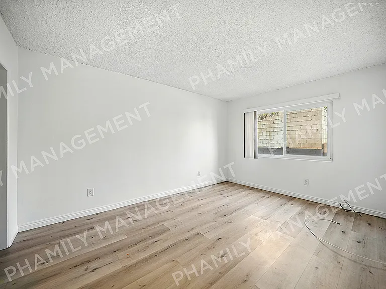451 Anderwood Ct #D — Photo 10
