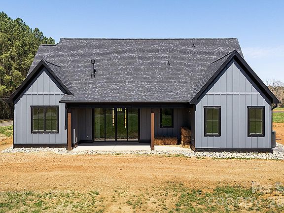 5th image of 104 Hidden Cove Rd