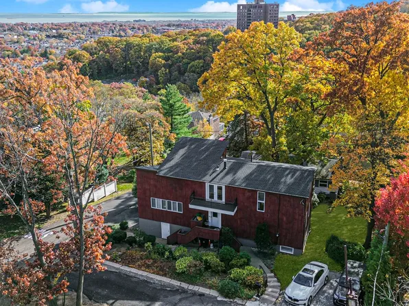 20 Signal Hill Road image 1 of 44