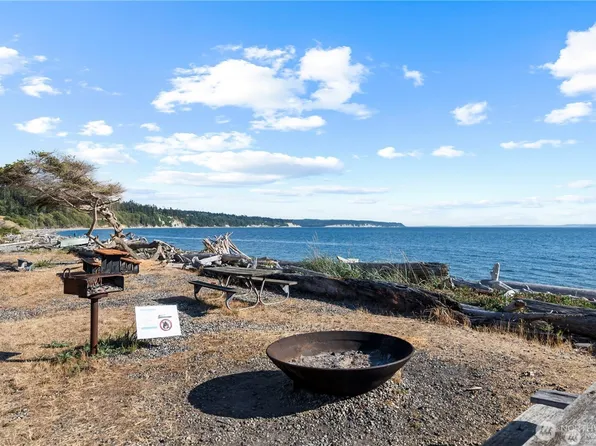 1454 Admirals Drive, Coupeville, WA 98239