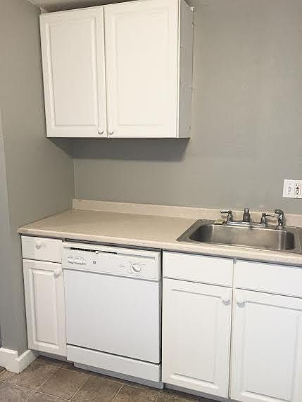 Dishwasher and garbage disposal