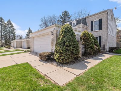 156 Stratford Ln, Rochester Hills, MI, 48309