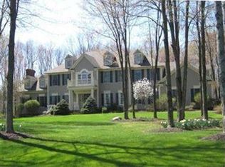 466 Rockwood Cir, Peninsula, OH 44264