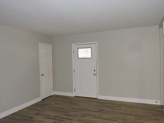 4th image of 5625 Graymont Ln