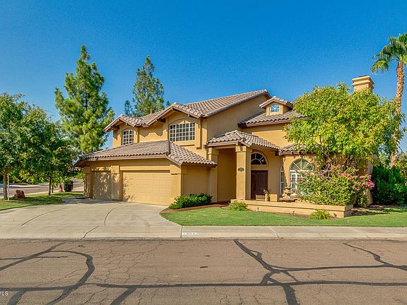 3rd image of 3602 E Woodland Dr