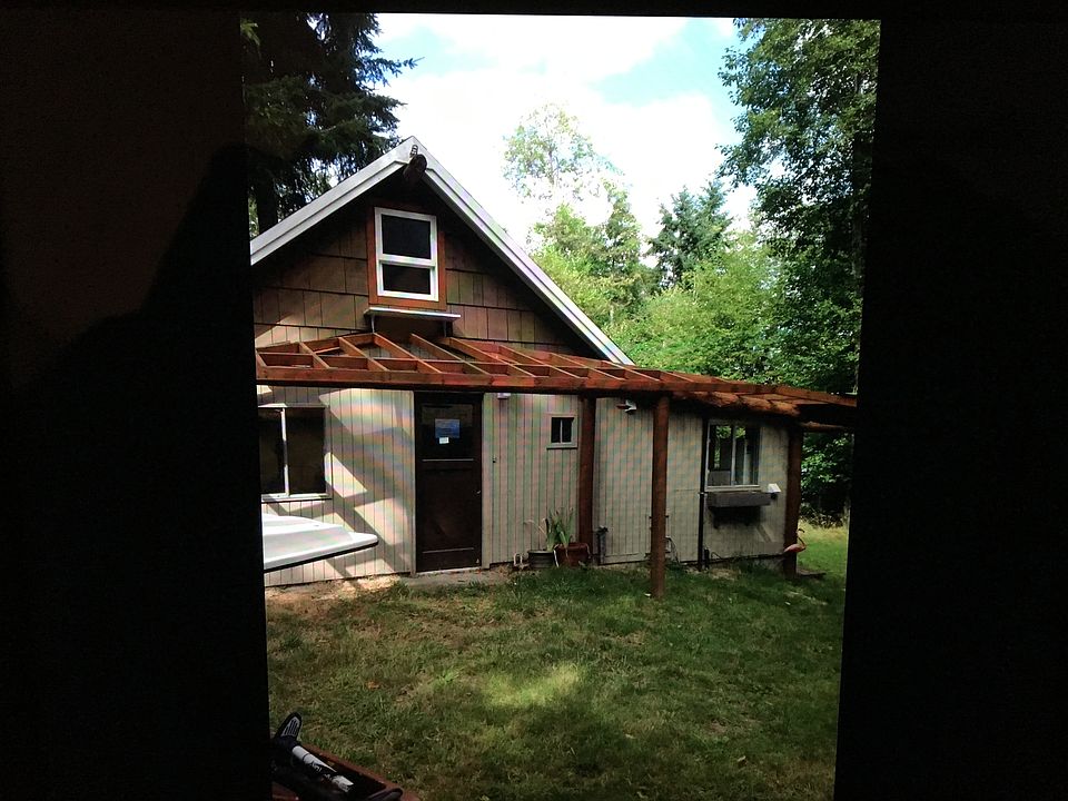 1st image of 407 E Madrona Blvd NW