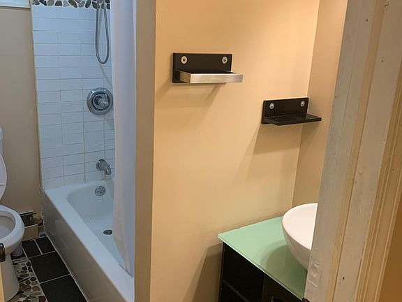 3rd image of 74 Windom Ave #74