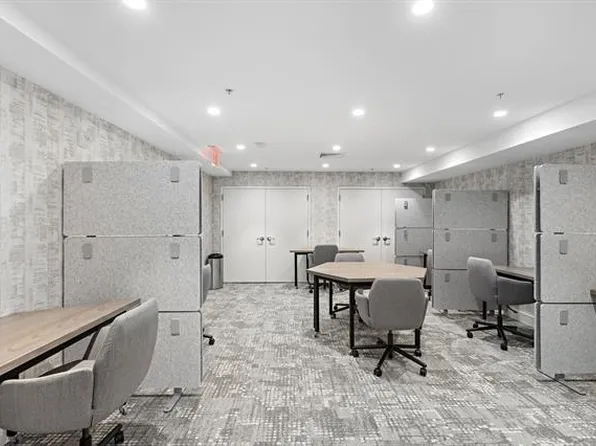 20 Avenue At Port Imperial image 26 of 45