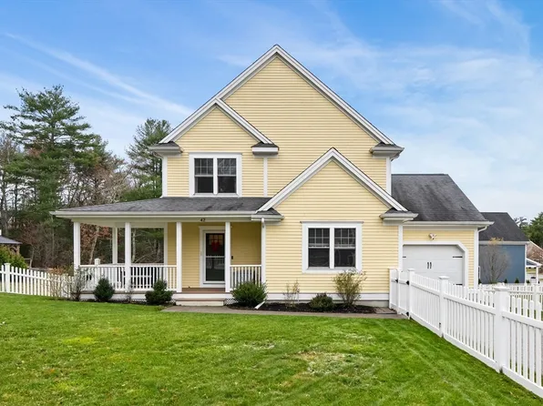 42 Christmas Tree Ln, Kingston, MA 02364