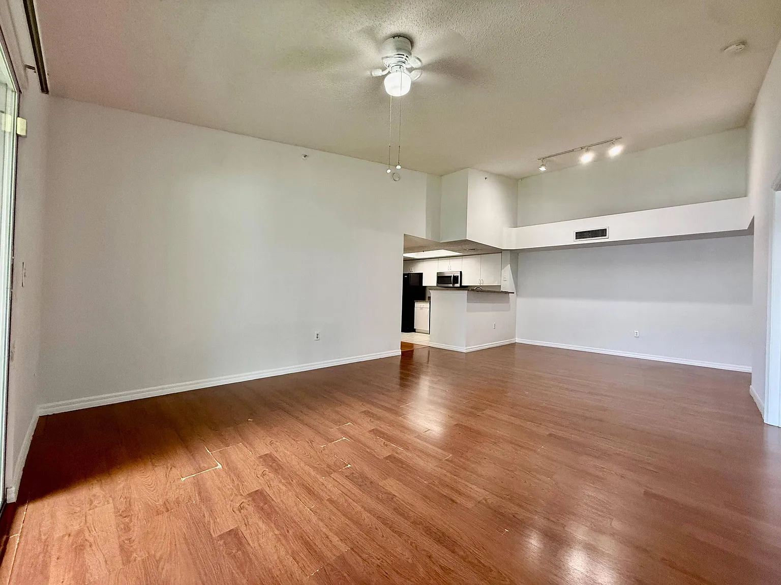2 bed, 2.0 bath, 1246 sqft, $2,125 — Photo 4