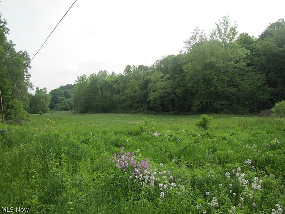 5th image of 405 County Rd
