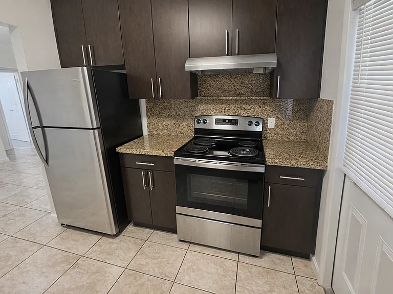 532 S Crescent Dr Hollywood, FL 33021 — Photo 4