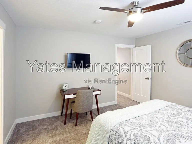 110 Colonial Dr — Photo 6