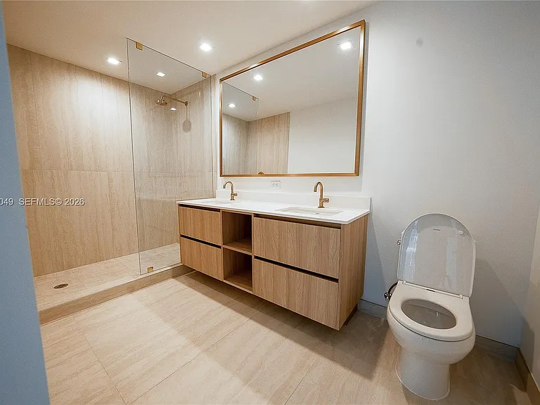 77 SE 5th St #1607 — Photo 8