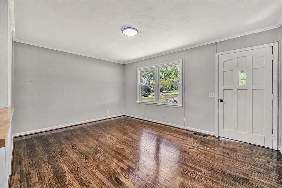 4 bed, 2.0 bath, 1368 sqft, $1,795 — Photo 4