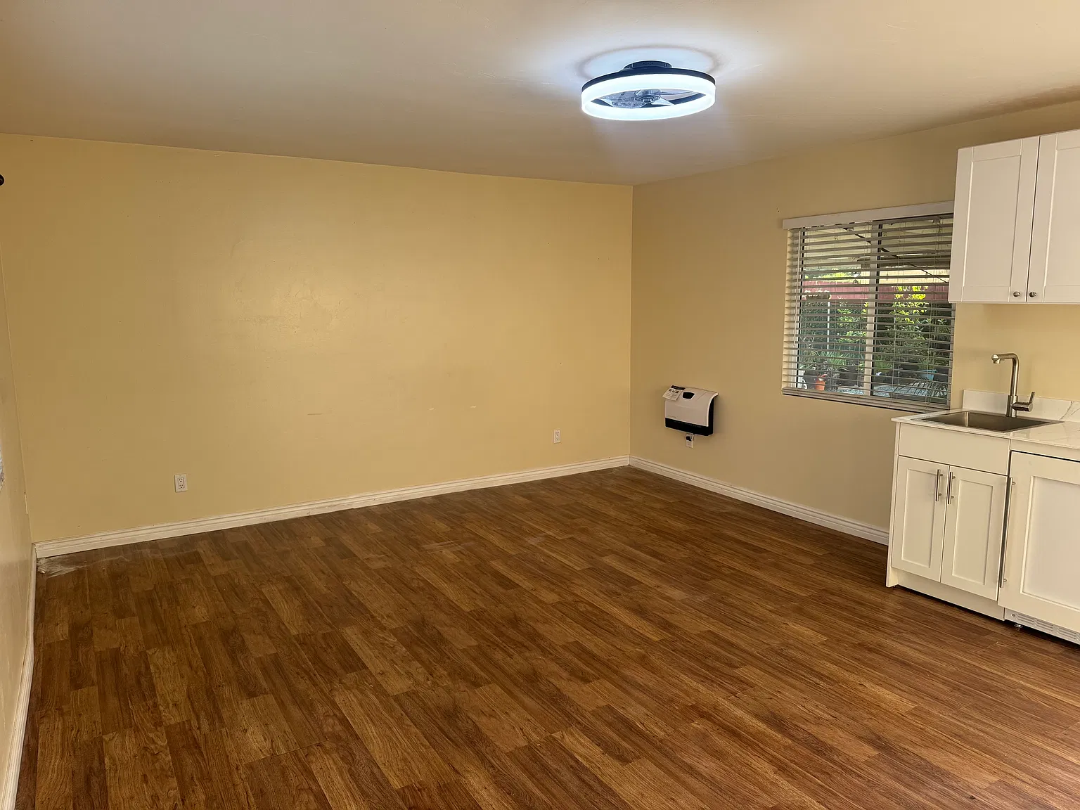 Studio, 400 sqft, $1,750 — Photo 4