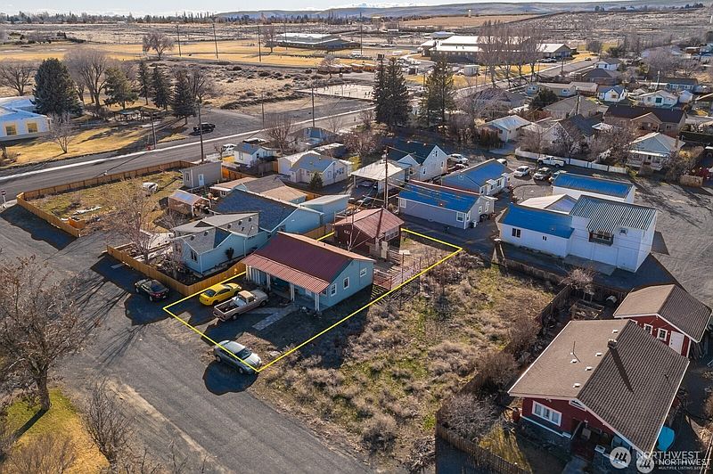 3rd image of 45 Birch Street SW