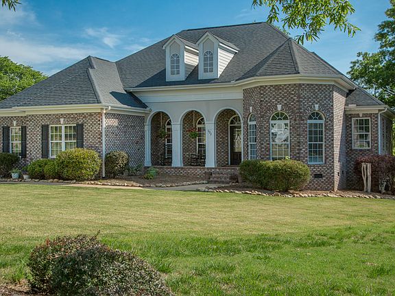 5th image of 122 Birch Meadow Dr