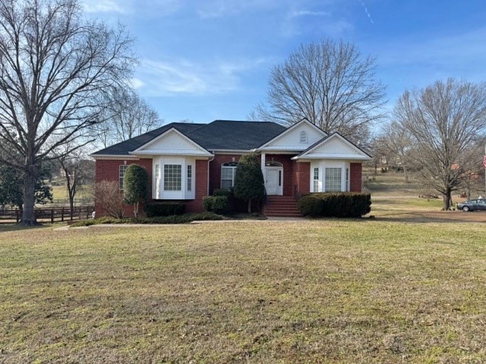1st image of 307 Oak Meadow Ln