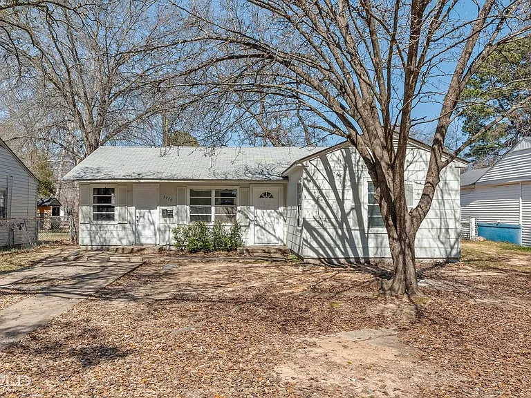 2770 Parkridge St — Photo 3