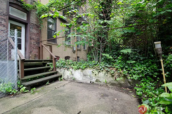 Rented by Wave Real Estate Group | media 11