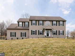 105 Briarwood Ln, Coatesville, PA 19320