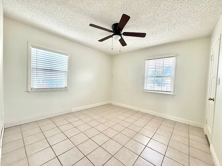 9666 Laurel Ave — Photo 8