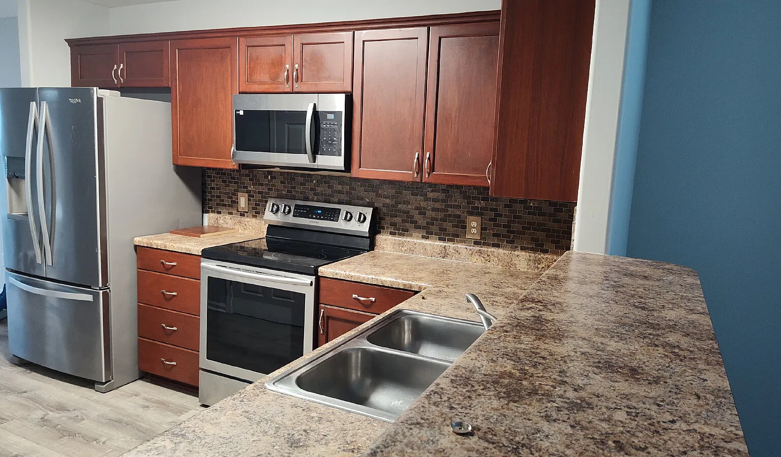 4 bed, 2.0 bath, 1715 sqft, $2,100 — Photo 1