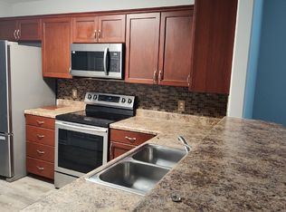 166 Lakepointe Dr, Savannah, GA 31407