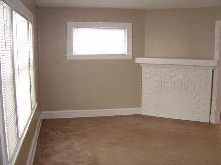 4th image of 1493 Larchmont Ave Floor 1